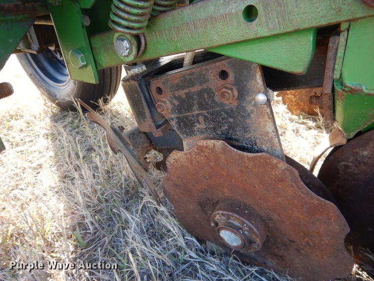 image for item DG4660 John Deere 7300  no-till planter