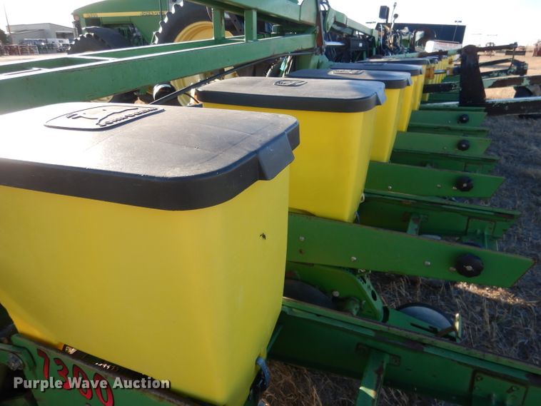 image for item DG4660 John Deere 7300  no-till planter
