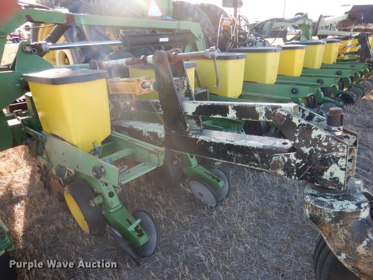 image for item DG4660 John Deere 7300  no-till planter