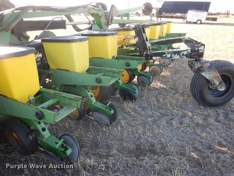 image for item DG4660 John Deere 7300  no-till planter