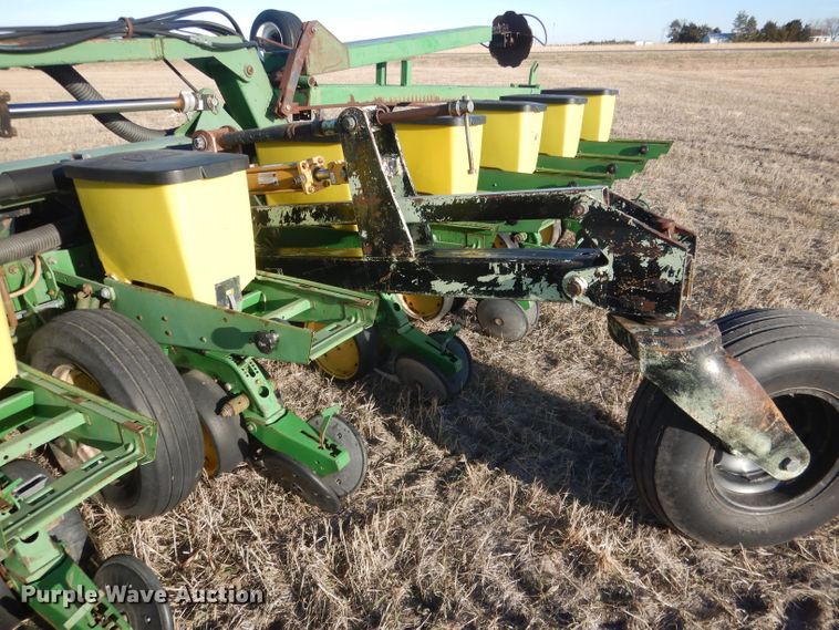 image for item DG4660 John Deere 7300  no-till planter