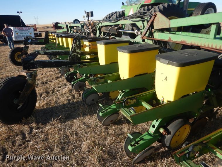 image for item DG4660 John Deere 7300  no-till planter