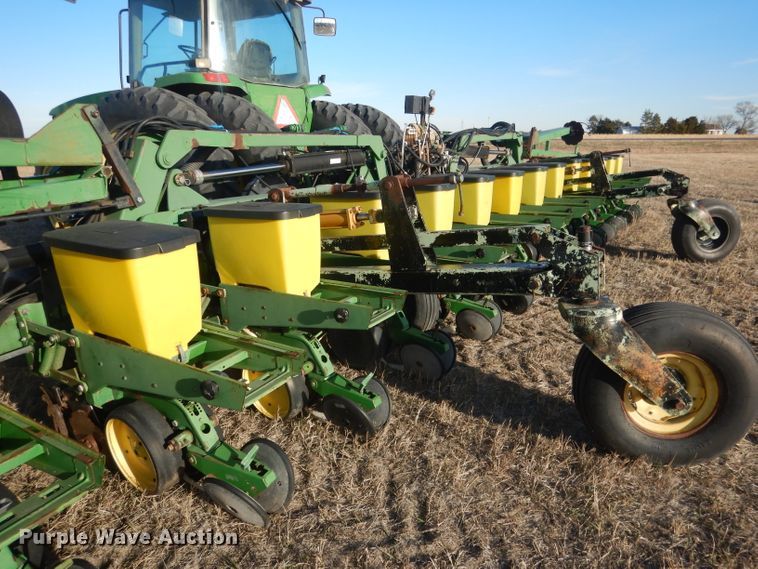 image for item DG4660 John Deere 7300  no-till planter