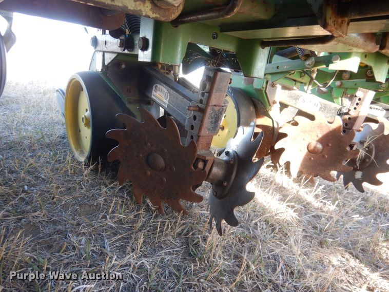 image for item DG4660 John Deere 7300  no-till planter