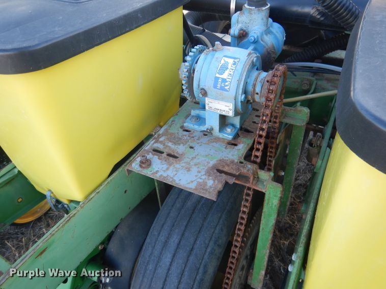 image for item DG4660 John Deere 7300  no-till planter