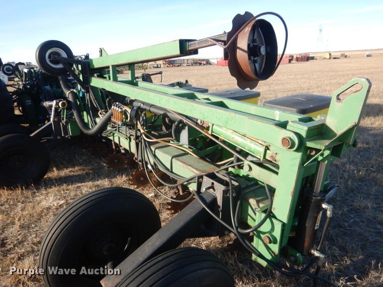 image for item DG4660 John Deere 7300  no-till planter