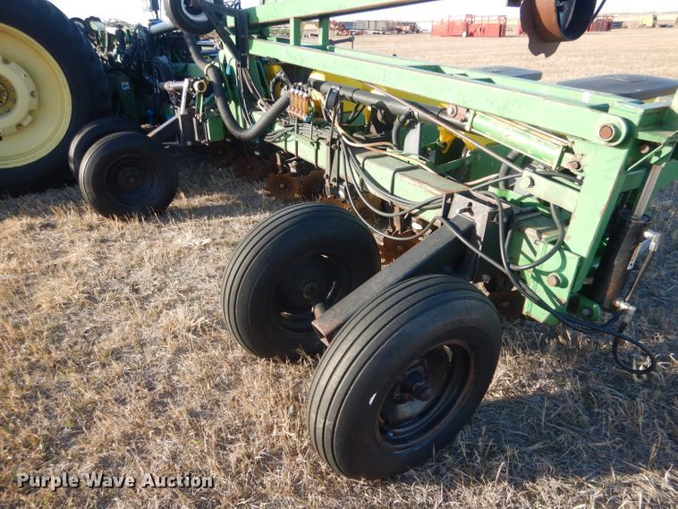 image for item DG4660 John Deere 7300  no-till planter