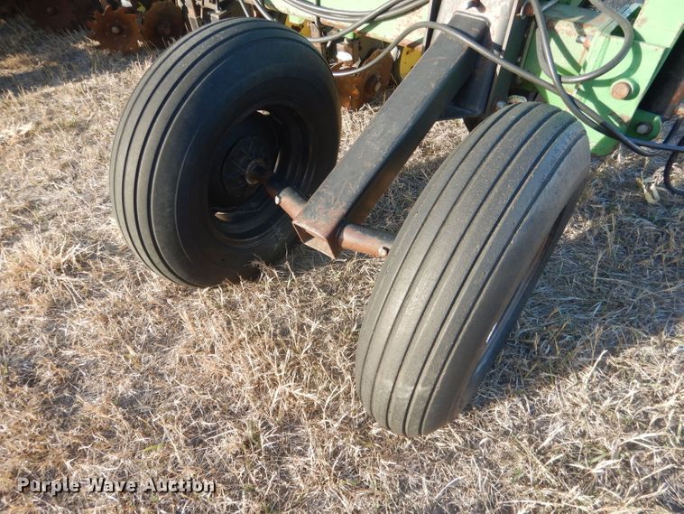 image for item DG4660 John Deere 7300  no-till planter