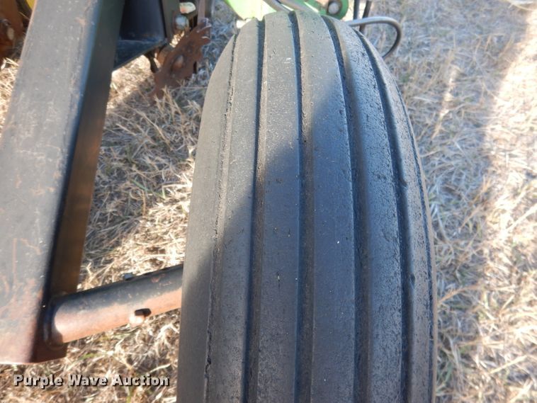 image for item DG4660 John Deere 7300  no-till planter