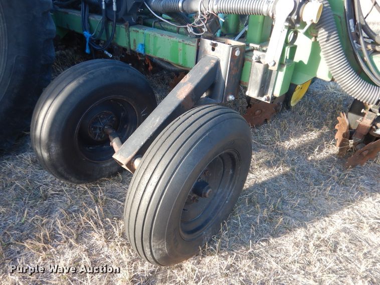 image for item DG4660 John Deere 7300  no-till planter