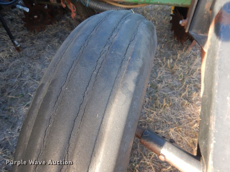 image for item DG4660 John Deere 7300  no-till planter