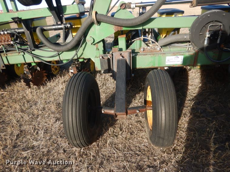 image for item DG4660 John Deere 7300  no-till planter