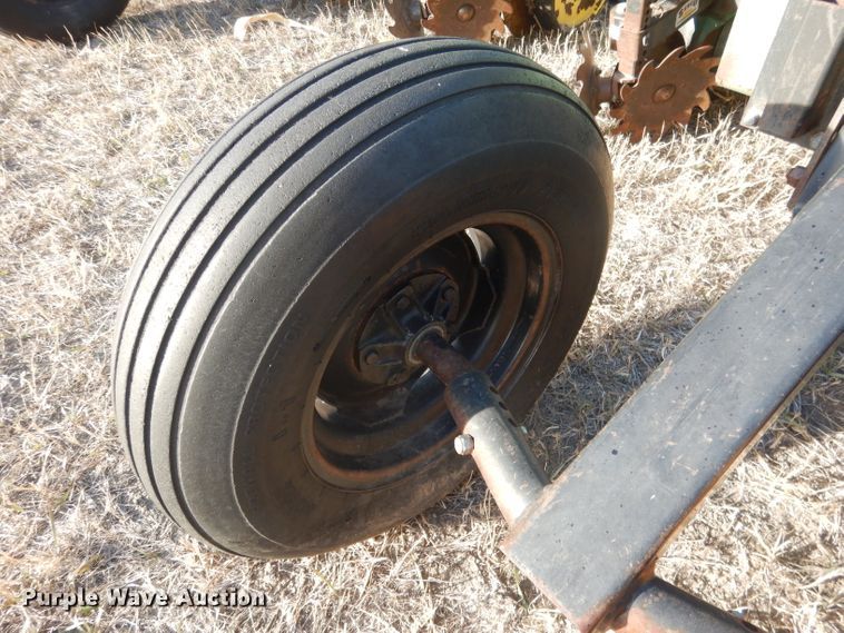 image for item DG4660 John Deere 7300  no-till planter