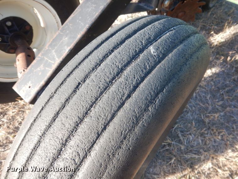 image for item DG4660 John Deere 7300  no-till planter