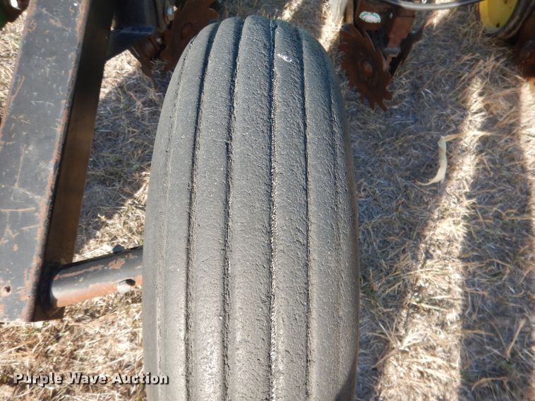 image for item DG4660 John Deere 7300  no-till planter