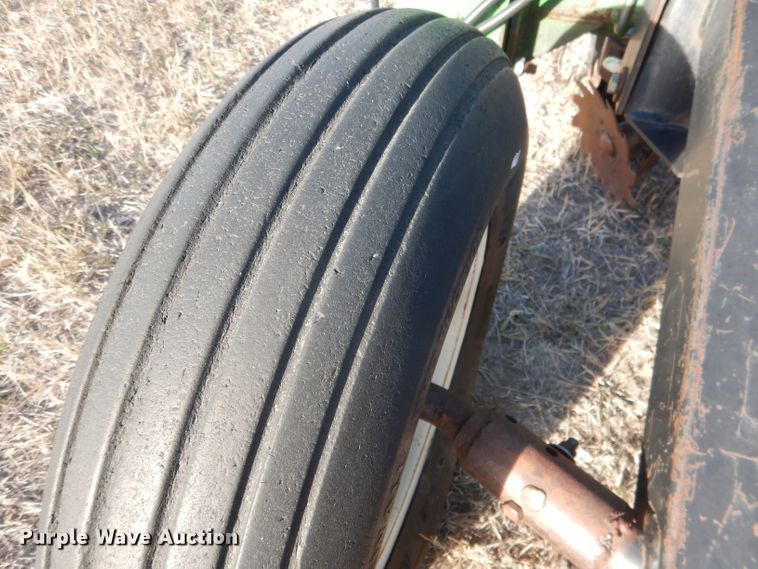 image for item DG4660 John Deere 7300  no-till planter