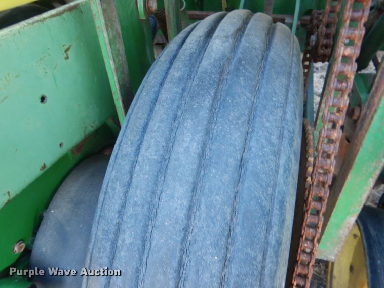 image for item DG4660 John Deere 7300  no-till planter