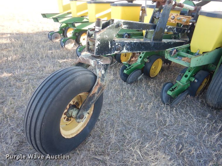 image for item DG4660 John Deere 7300  no-till planter