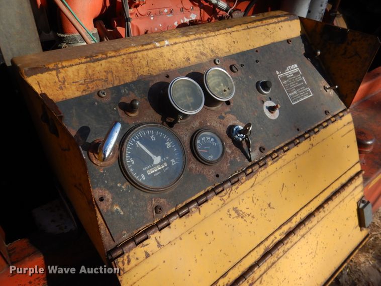 image for item DG4667 Farmland F903 bale processor