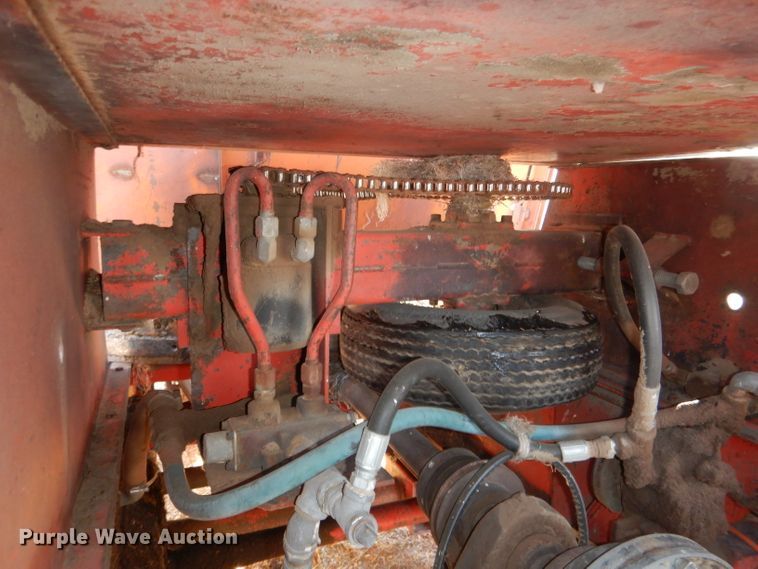 image for item DG4667 Farmland F903 bale processor