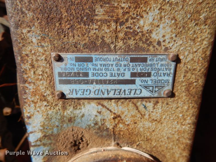 image for item DG4667 Farmland F903 bale processor