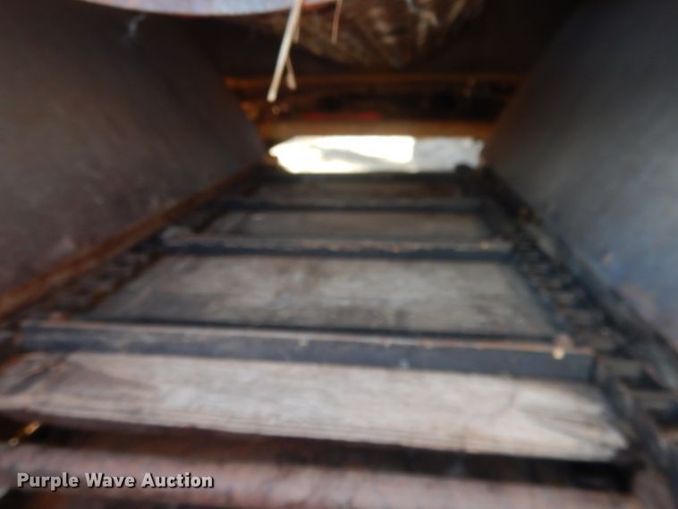 image for item DG4667 Farmland F903 bale processor