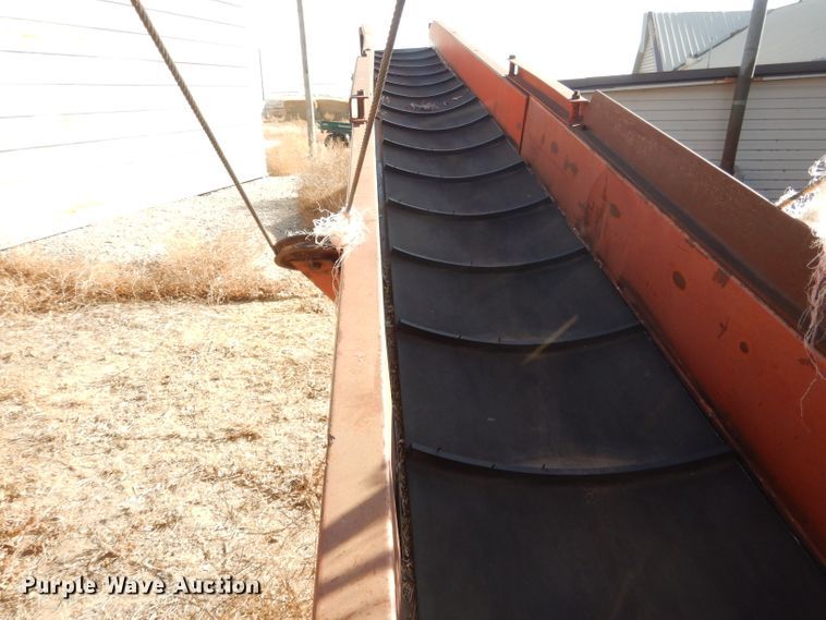 image for item DG4667 Farmland F903 bale processor