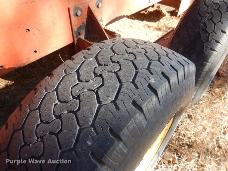 image for item DG4667 Farmland F903 bale processor