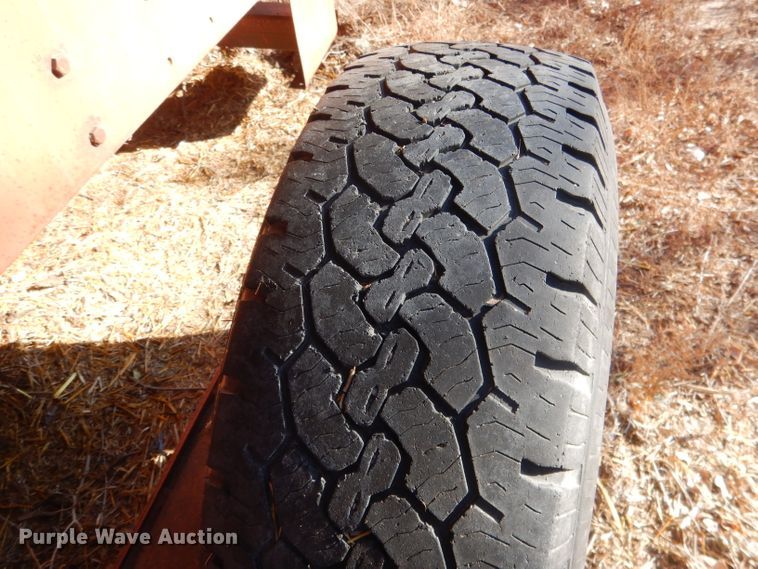 image for item DG4667 Farmland F903 bale processor