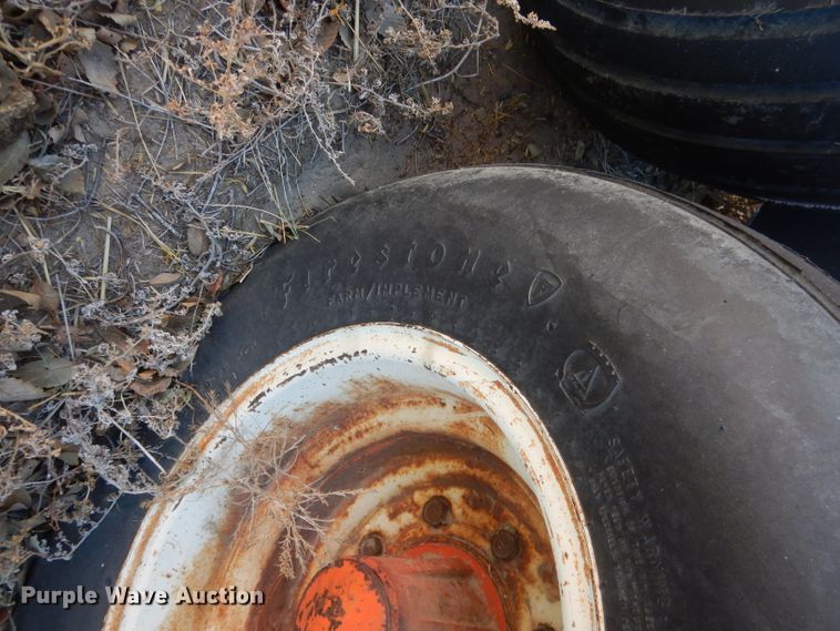 image for item DG4667 Farmland F903 bale processor