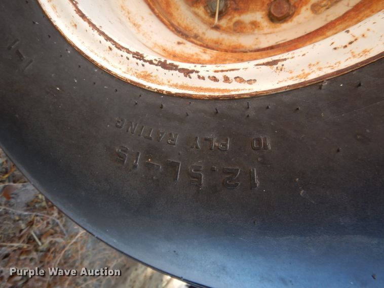 image for item DG4667 Farmland F903 bale processor