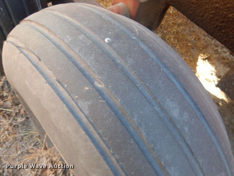 image for item DG4667 Farmland F903 bale processor