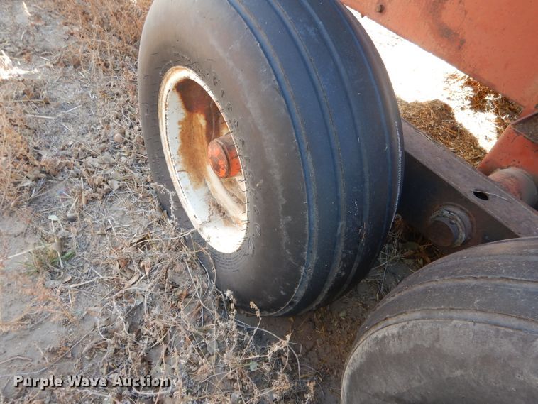 image for item DG4667 Farmland F903 bale processor