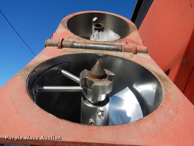 image for item DG4669 Brent 1084  grain cart