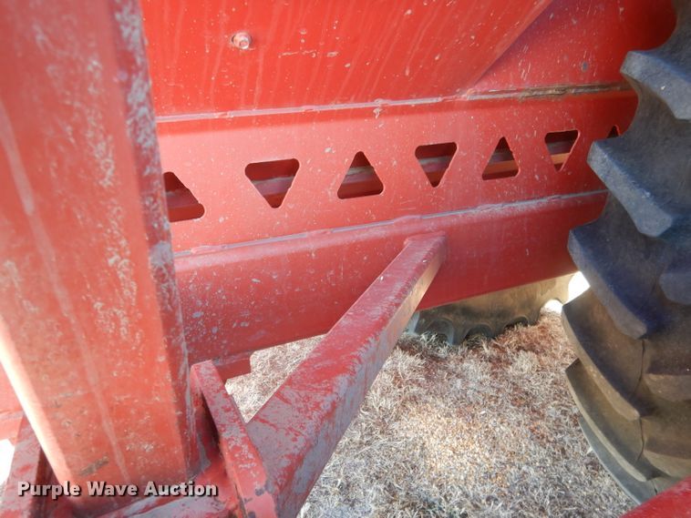 image for item DG4669 Brent 1084  grain cart