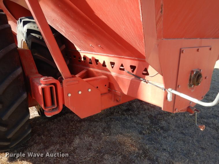 image for item DG4669 Brent 1084  grain cart