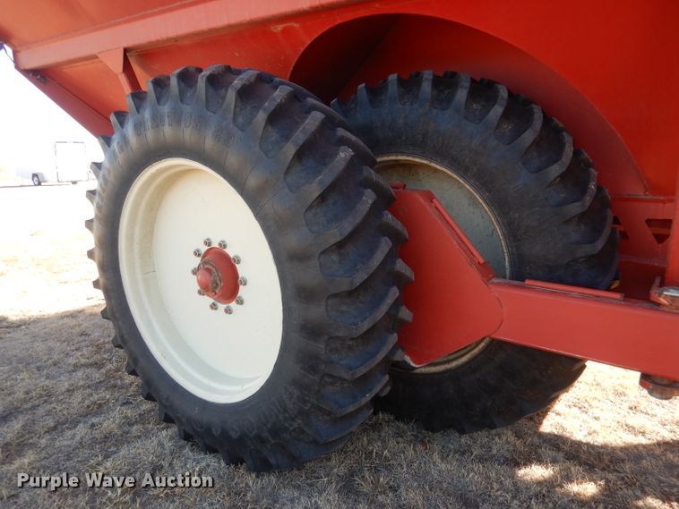 image for item DG4669 Brent 1084  grain cart