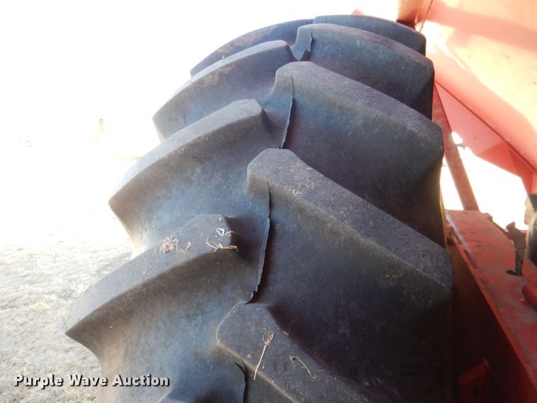 image for item DG4669 Brent 1084  grain cart