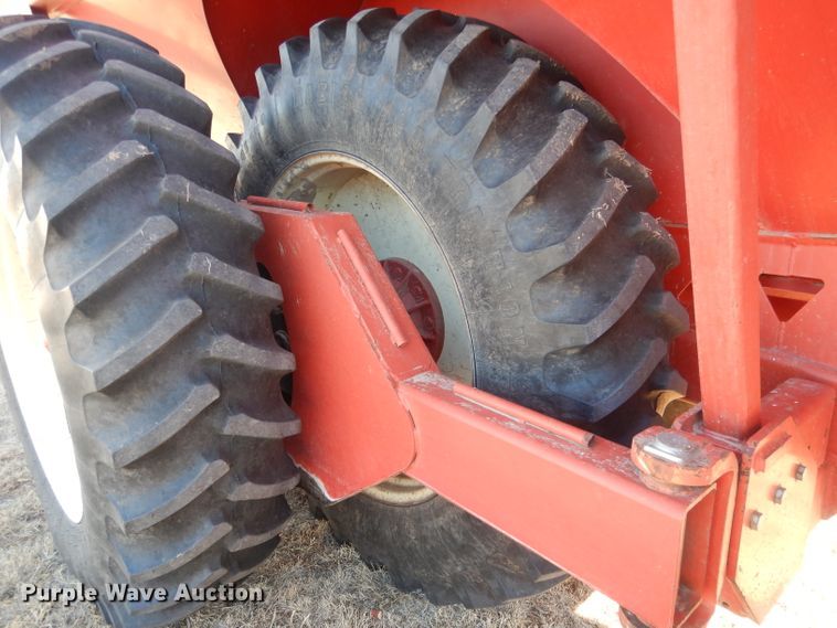 image for item DG4669 Brent 1084  grain cart