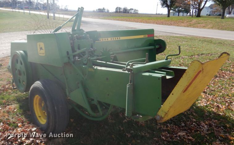 image for item DI1044 1978 John Deere 336  small square baler