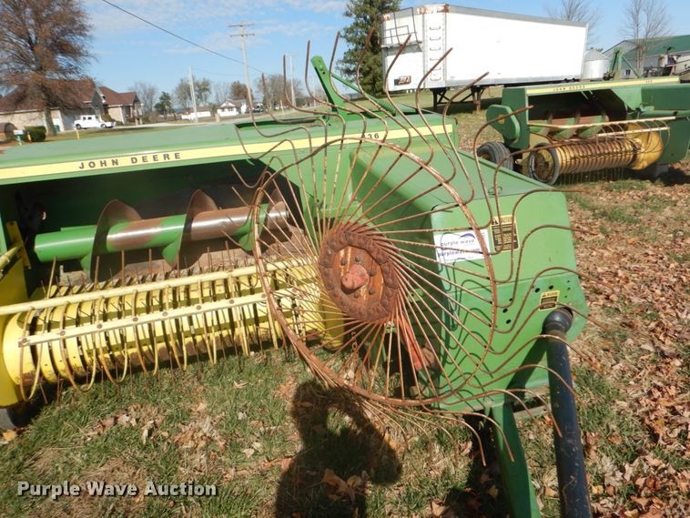 image for item DI1044 1978 John Deere 336  small square baler