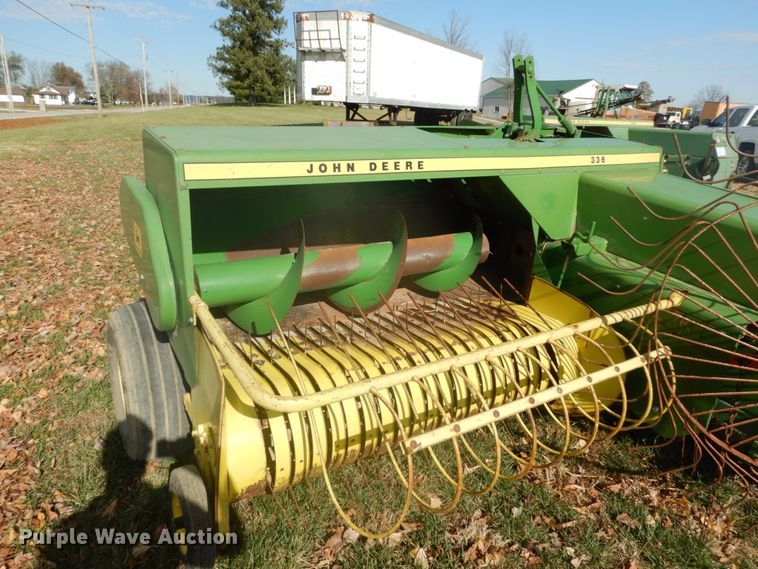 image for item DI1044 1978 John Deere 336  small square baler