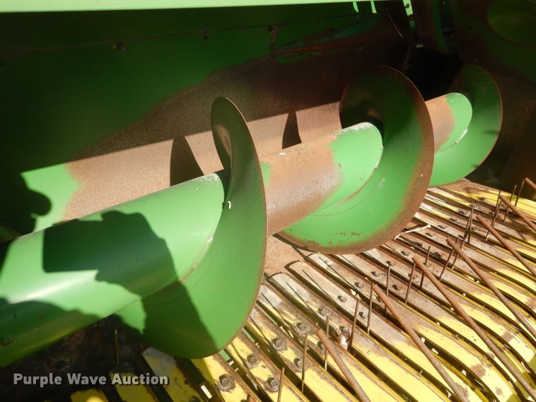 image for item DI1044 1978 John Deere 336  small square baler