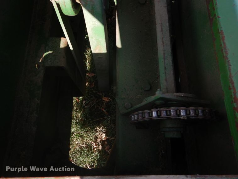 image for item DI1044 1978 John Deere 336  small square baler