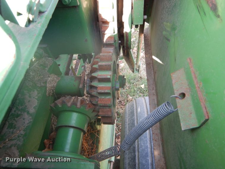 image for item DI1044 1978 John Deere 336  small square baler