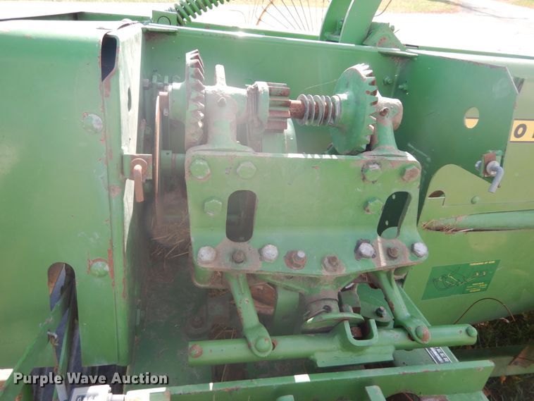image for item DI1044 1978 John Deere 336  small square baler