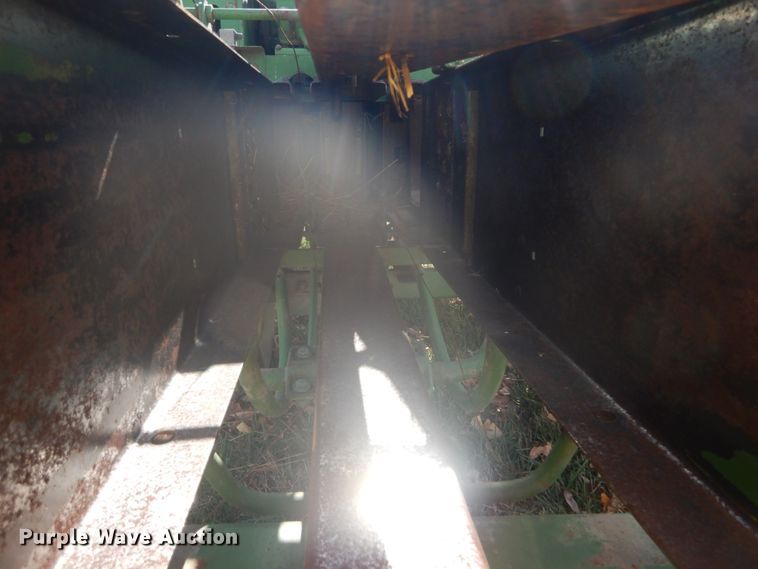 image for item DI1044 1978 John Deere 336  small square baler