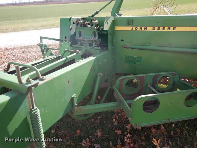 image for item DI1044 1978 John Deere 336  small square baler