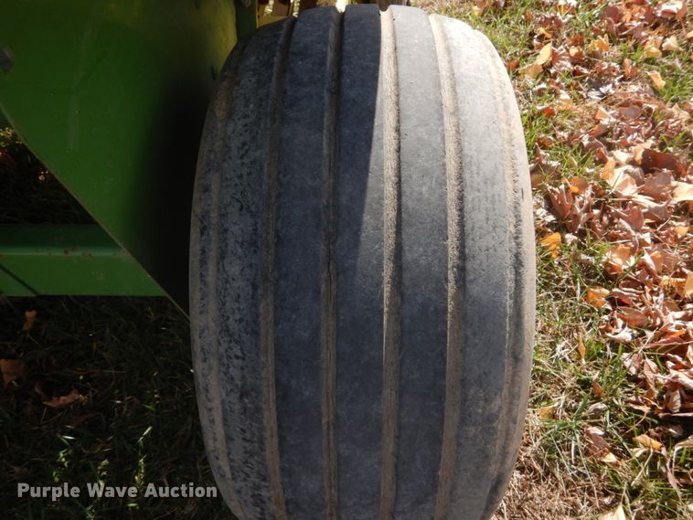 image for item DI1044 1978 John Deere 336  small square baler