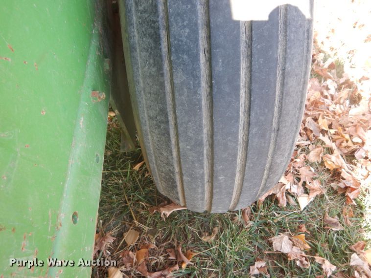 image for item DI1044 1978 John Deere 336  small square baler